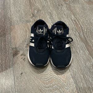 Toddler sneakers